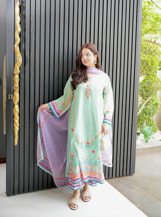 Manyar Kurta Set With Dupatta