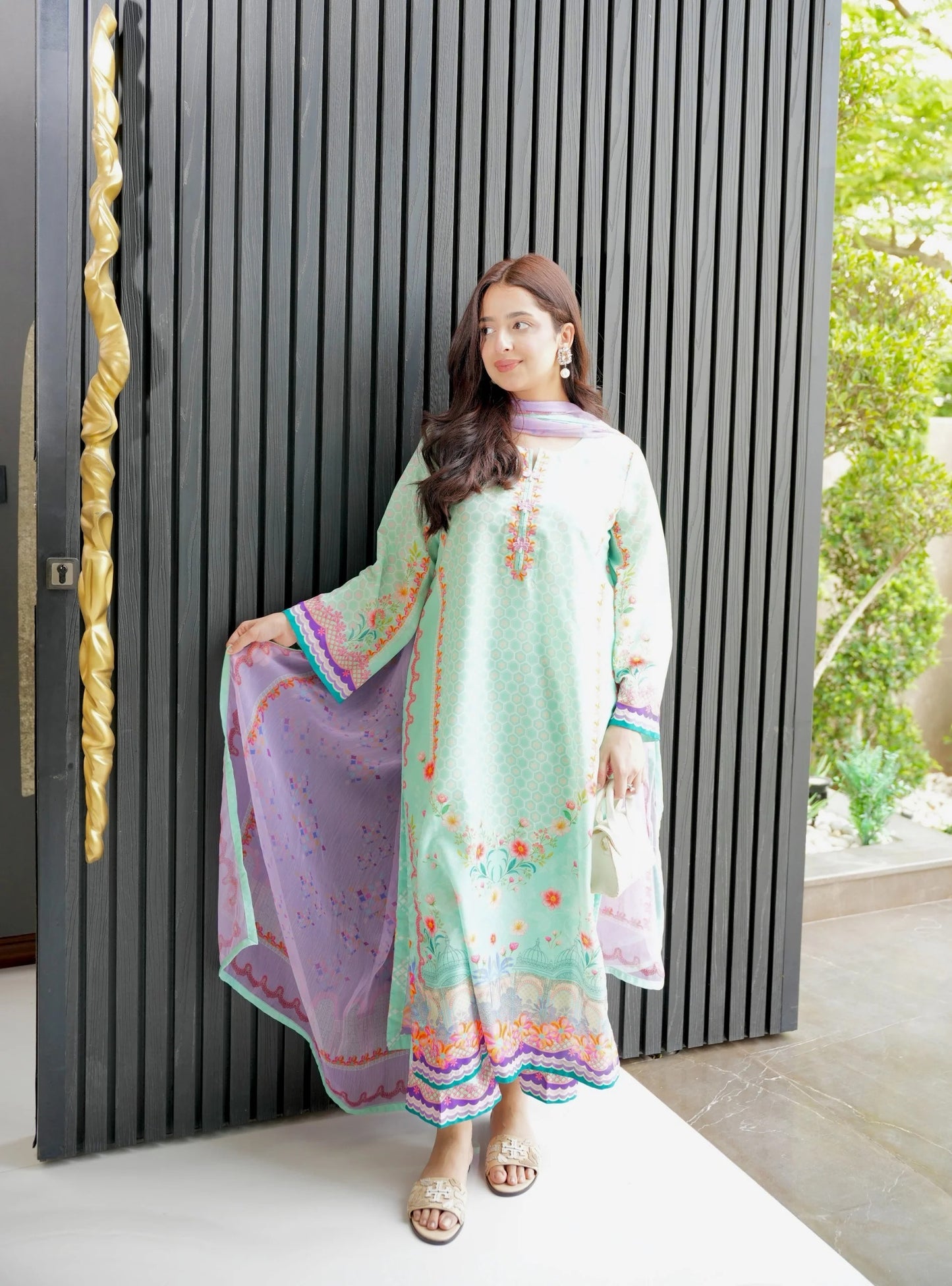 Manyar Kurta Set With Dupatta