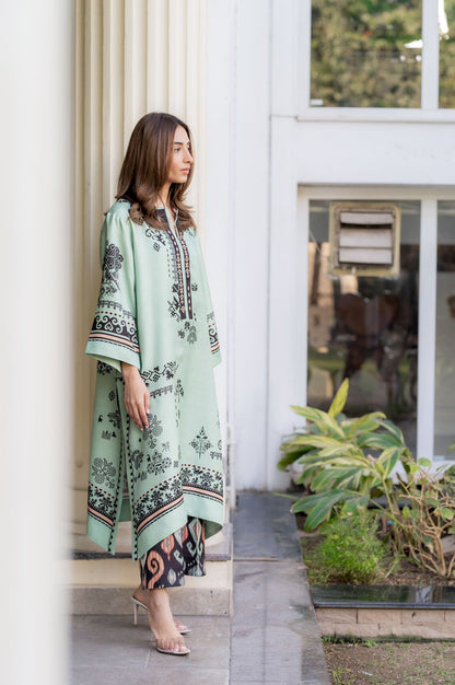 Sage Noir Kurta Set