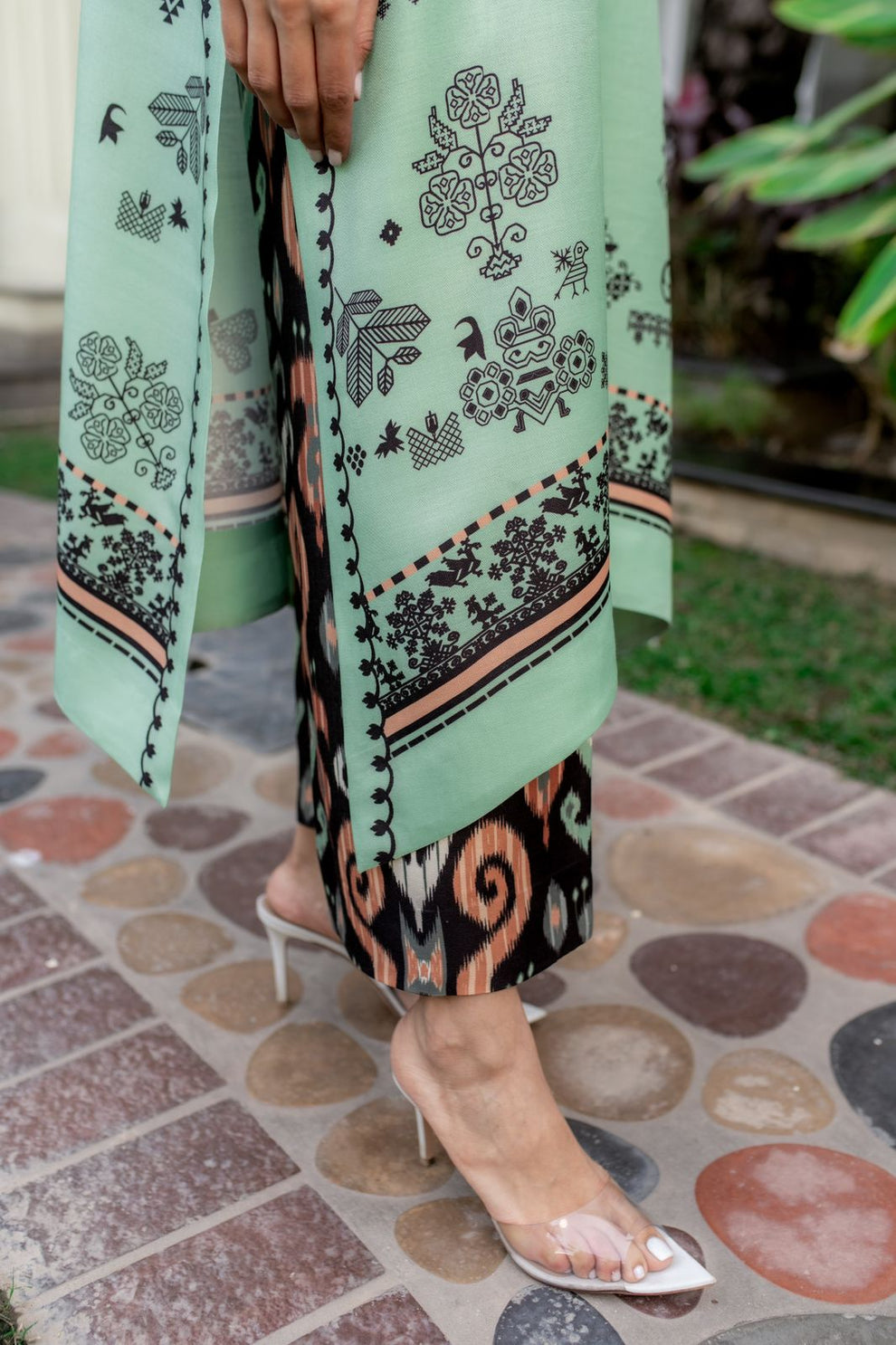 Sage Noir Kurta Set